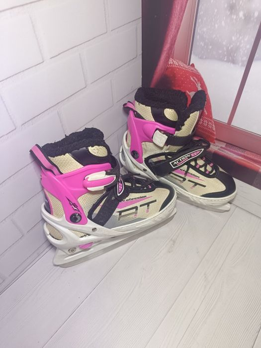 Продам коньки размер 33-36