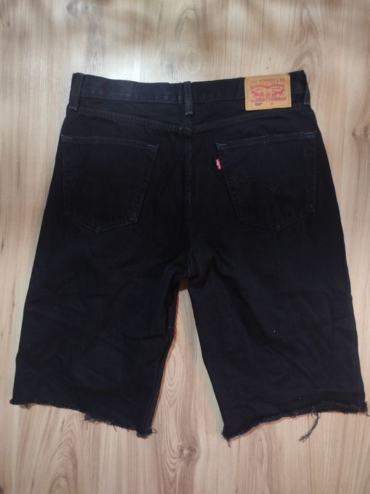 jorts levi s 550