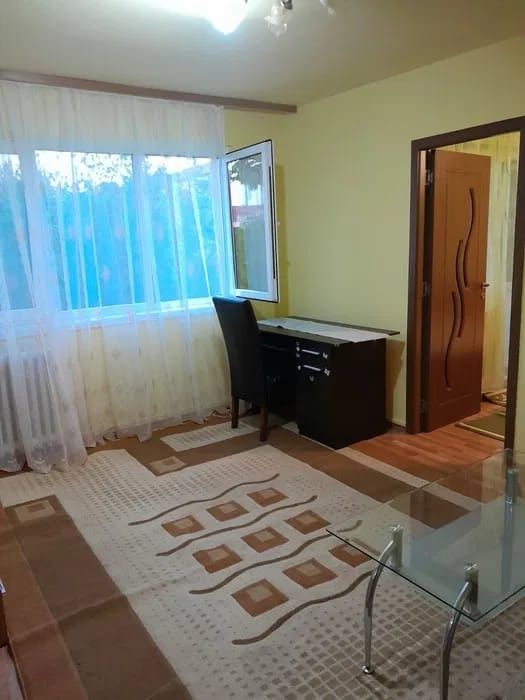 Proprietar inchiriez apartament 2 camere zona Spital Judetean — fotografia 1