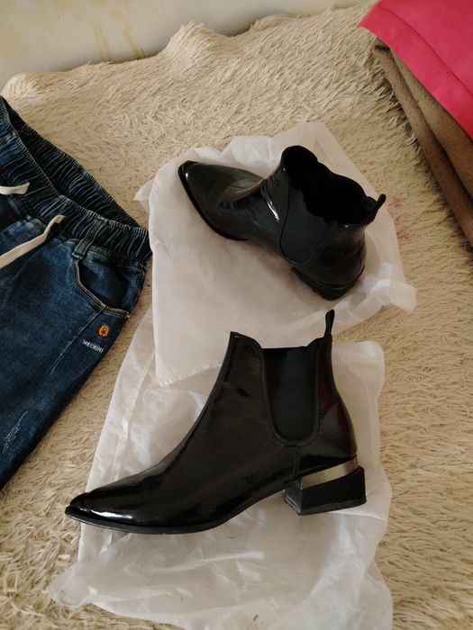 Продам демисезонную обувь