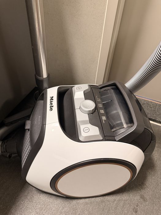 Продам пылесос Miele
