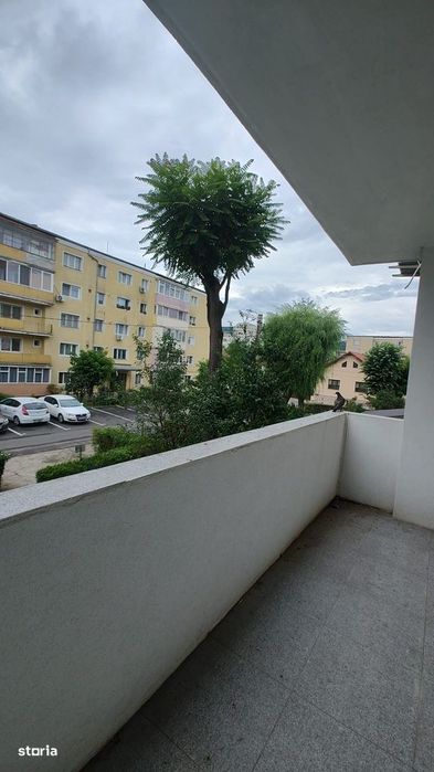 Vând apartament 2 camere,modificat în decomandat, etajul 1, Gojdu