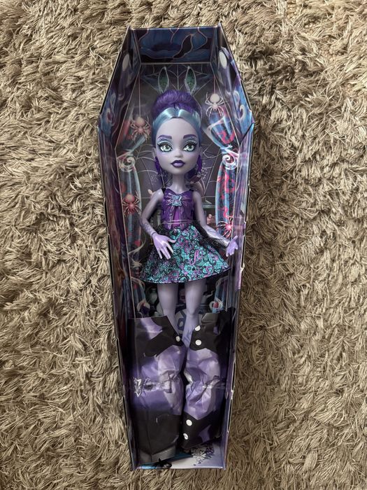 Monster High Buried Secrets - Twyla Boogeyman / чисто нова с кутията и всички аксесоари