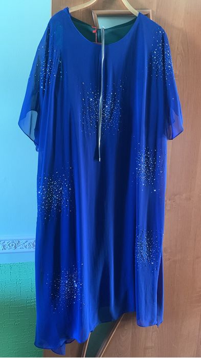 Продам платье праздничное