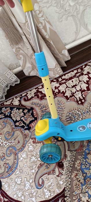 Срочно продаю Детский Самокат