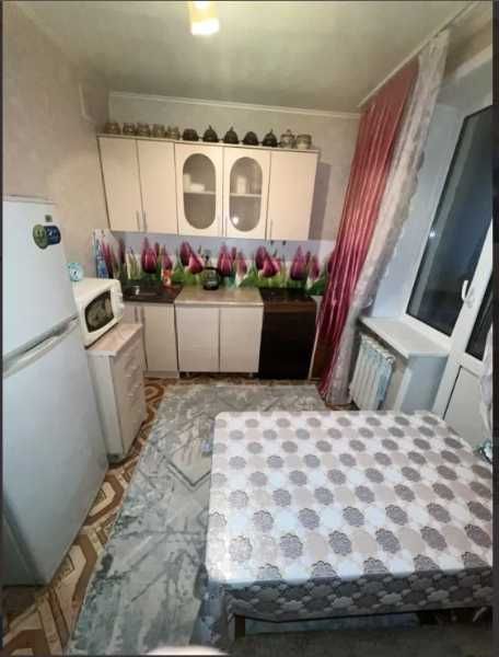 продам 1 комнатную квартиру 20 мкр