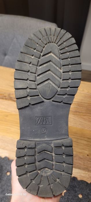 Ghete pentru fete din piele Zara