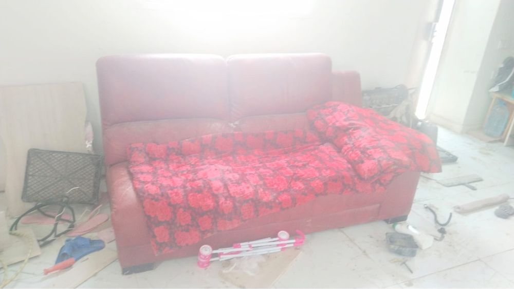 Диван кожанный б/у