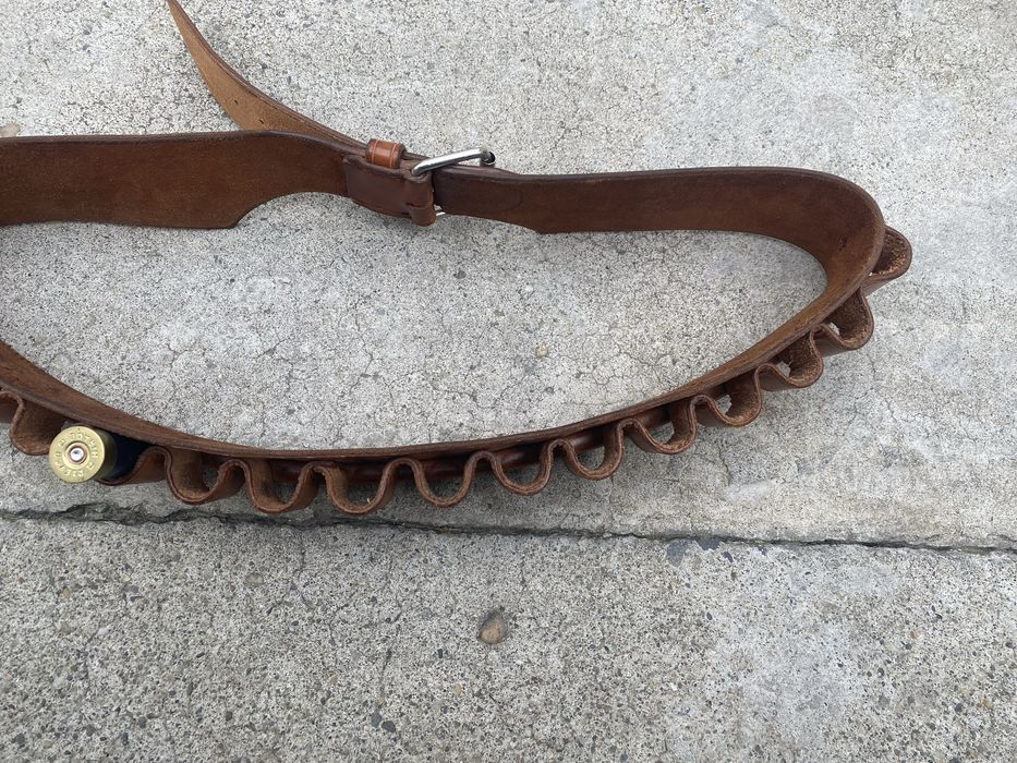 Cartusiera din piele pentru vanatoare