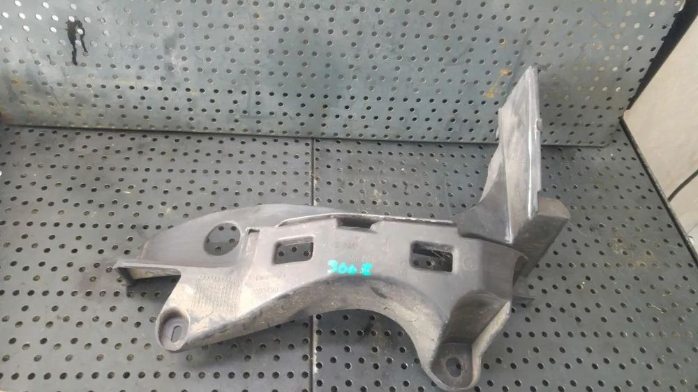 Suport prindere bara stanga spate peugeot 3008 1 0u 9685552577