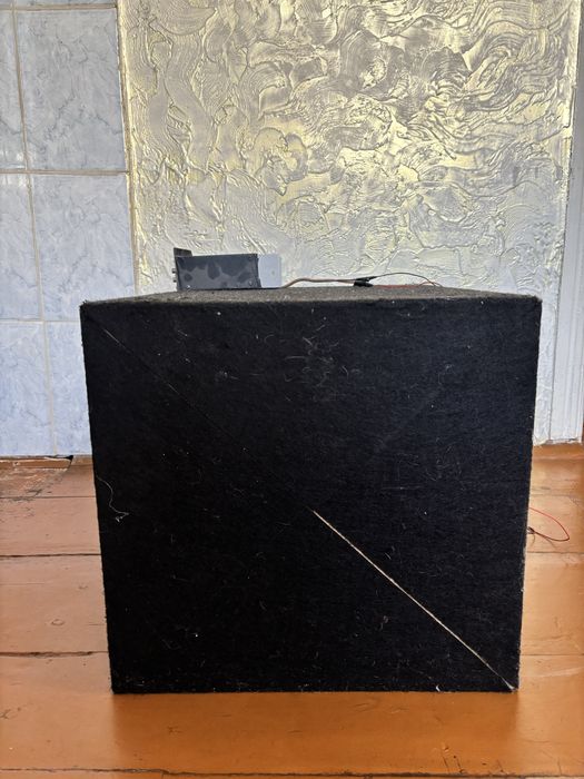 Продам сабвуфер.