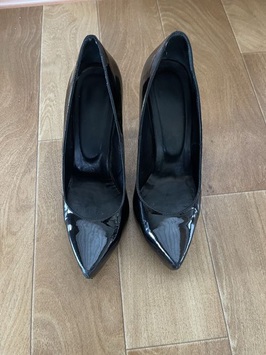 Женская обувь. 2000тг.