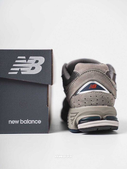New Balance NB2002R