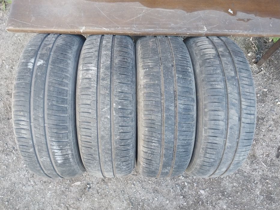 4 шины Michlen 185 65 R14.