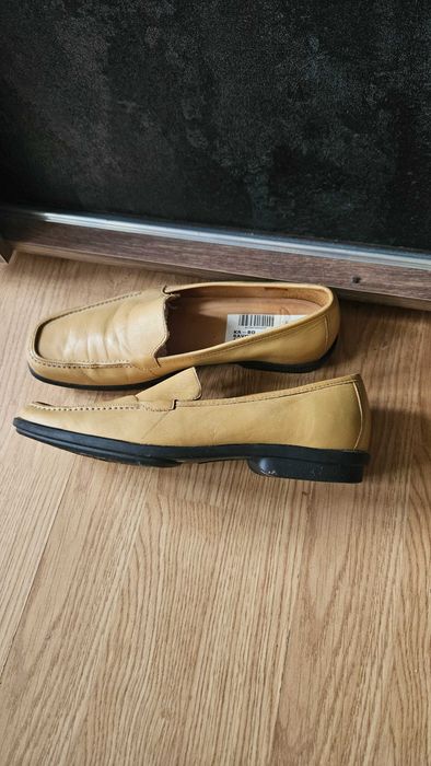 Clarks женски кожени мокасини, размер 38.5