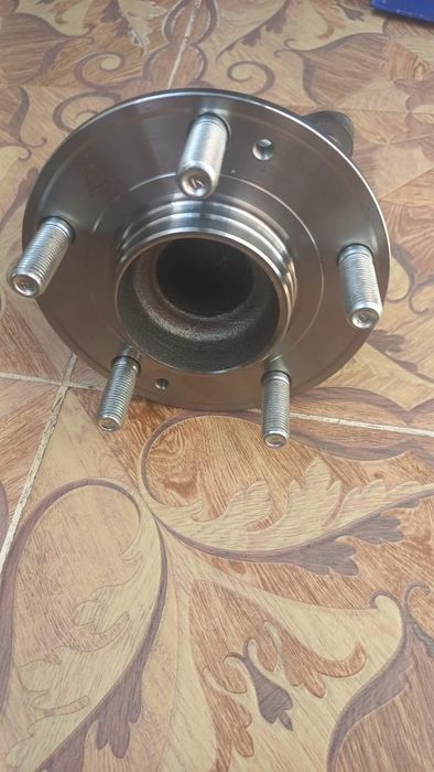 Задняя ступица с подшипником