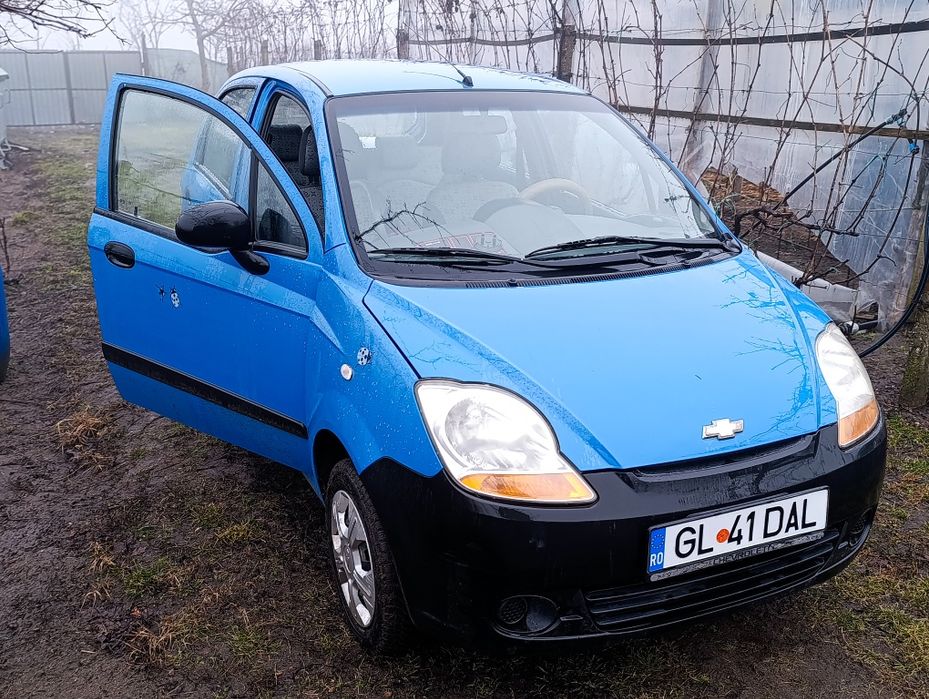 Vând Chevrolet Spark