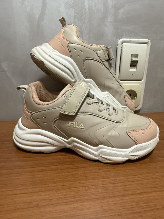 Fila маратонки 36 номер
