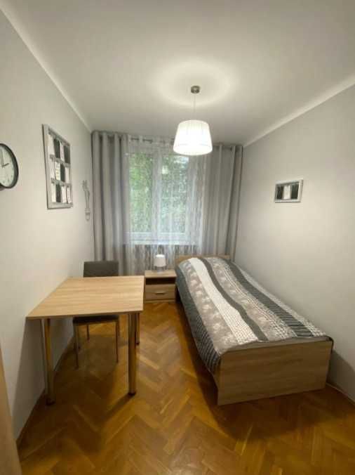 Дава се под наем Тристаен апартамент в Пловдив, Изгрев - 79 кв.м за 335 € - Снимка #3