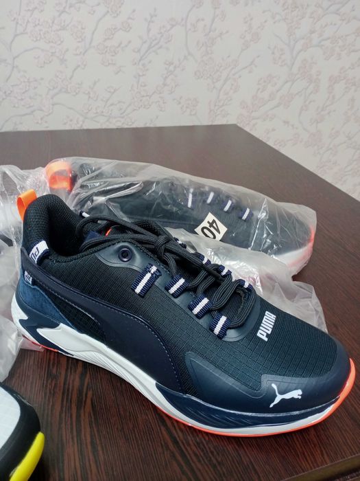 Кроссовки новые!!