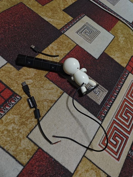 Kamera sotladi 2 ta kamera