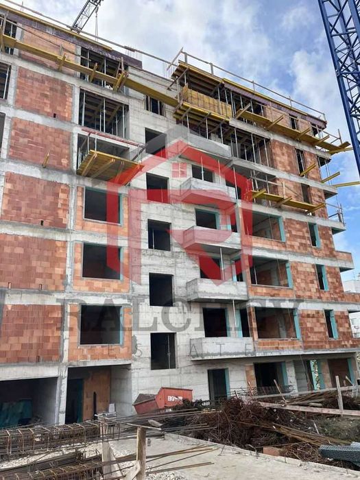 Продава се Двустаен апартамент в Варна, Кайсиева градина - 76 кв.м за 746 €/кв.м - Снимка #1