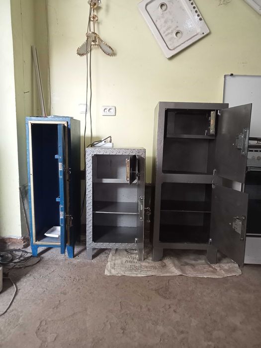 Сейфлар сотилади