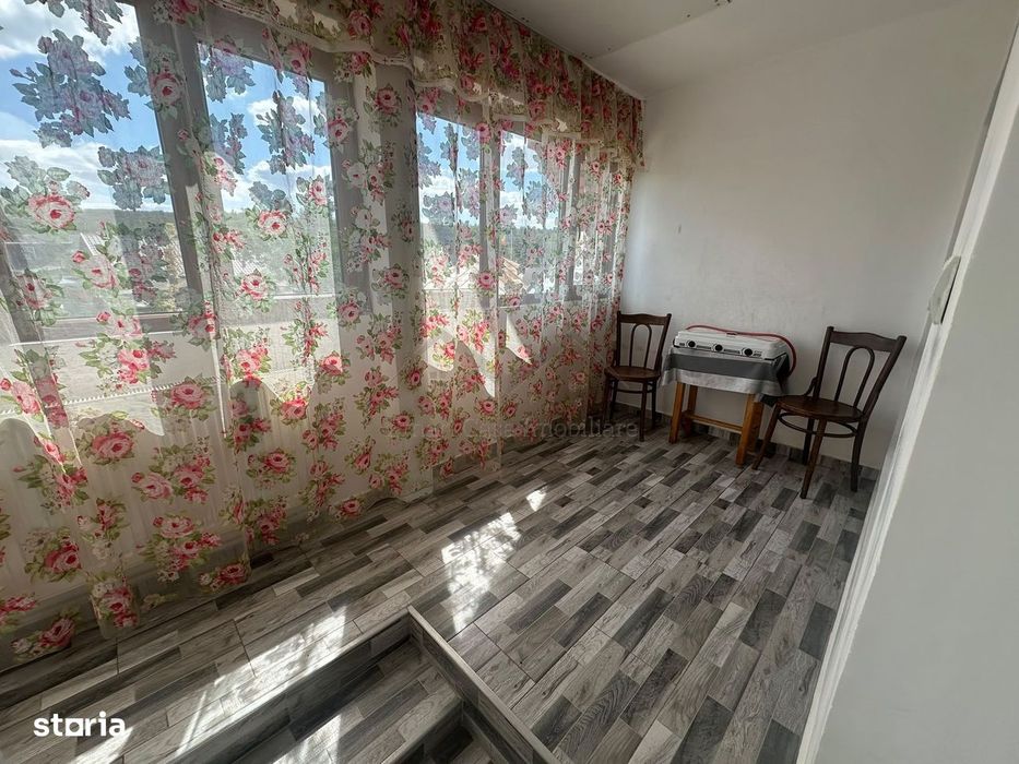 Casă P+1+beci înalt, cu 2 spații comerciale și 740 mp teren Victoria