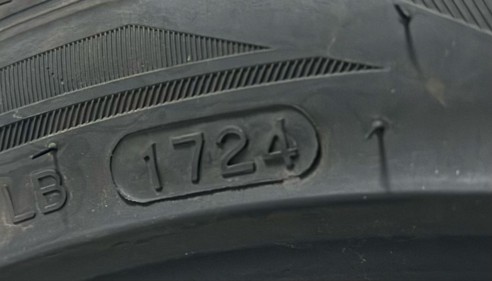 Чисто нови гуми 225 40 18