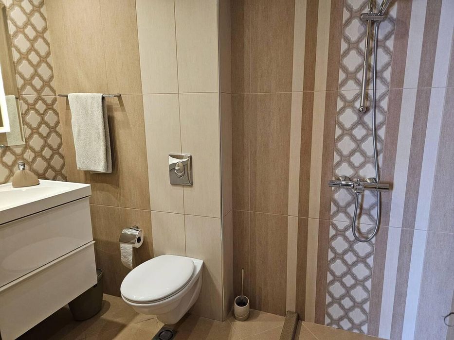 Продава се Тристаен апартамент в Бургас, Сарафово - 110 кв.м за 2200 €/кв.м - Снимка #7