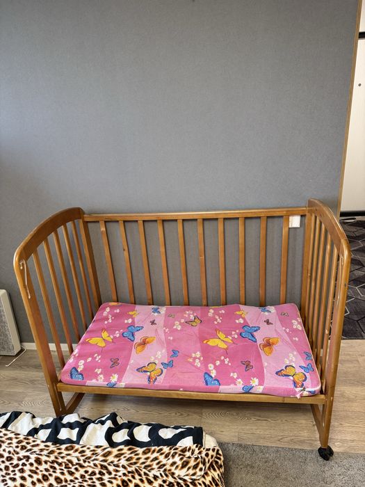 Продам детскую кроватку б/у