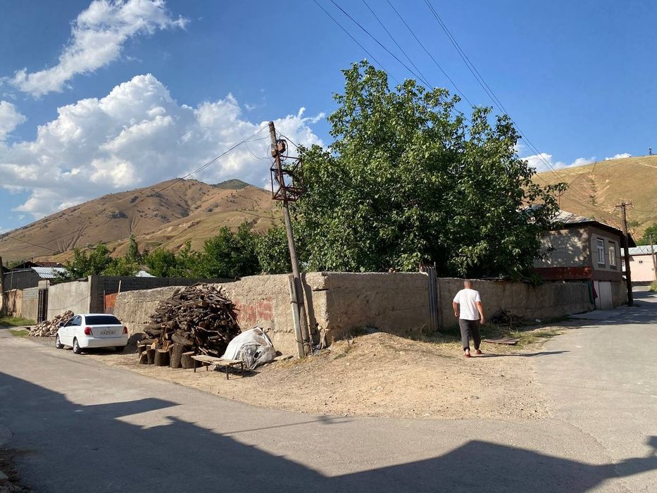 Xumsonda yer 4 sotih sotiladi