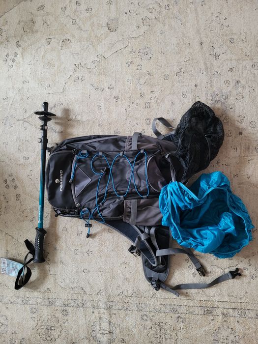 Rucsac de drumetie si bete de telescopice FERRINO