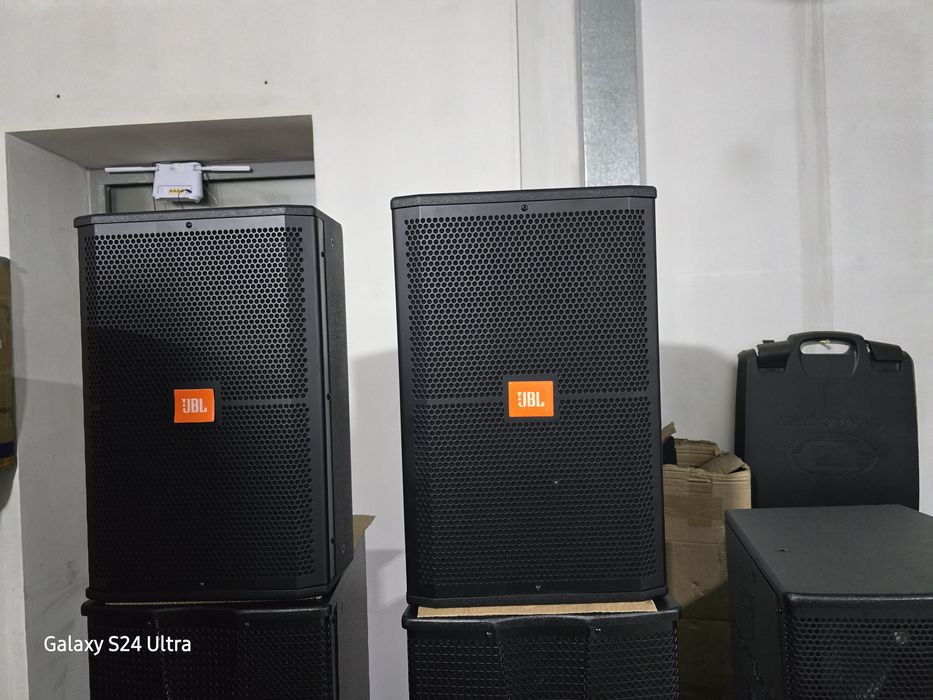 Колонка JBL для караоке бар