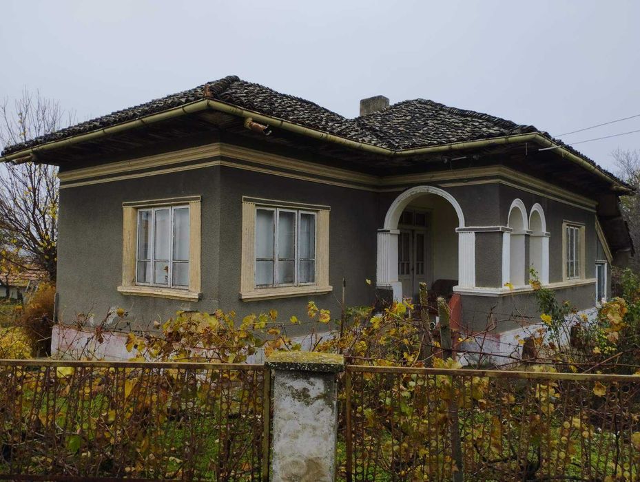 Продава се Къща в с. Сребърна, Област Силистра - 250 кв.м за 92 €/кв.м - Снимка #1