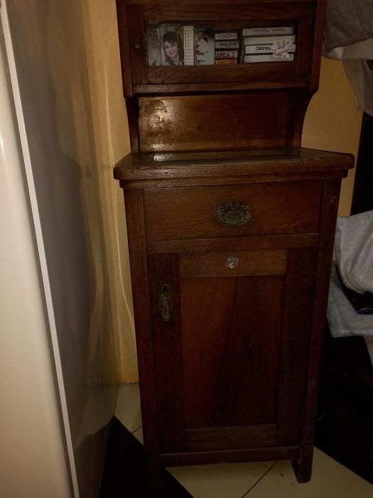 Comodă cu oglindă lemn masiv