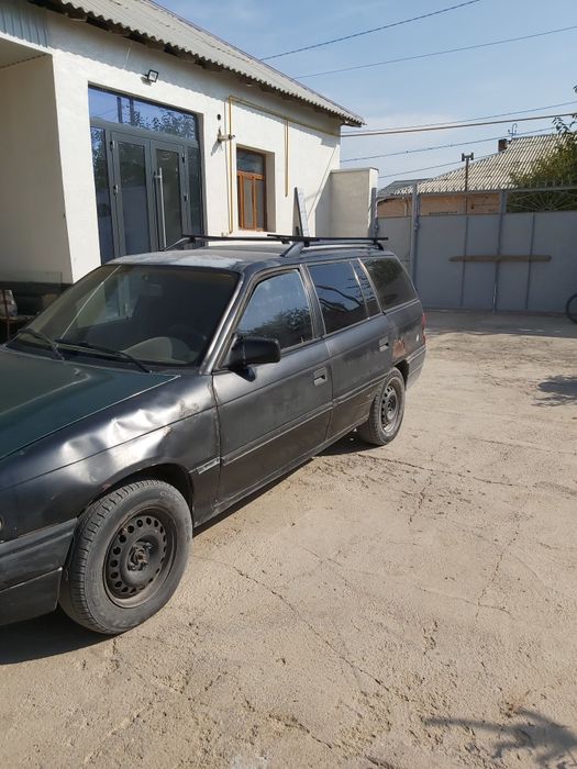 Опель астра универсал.