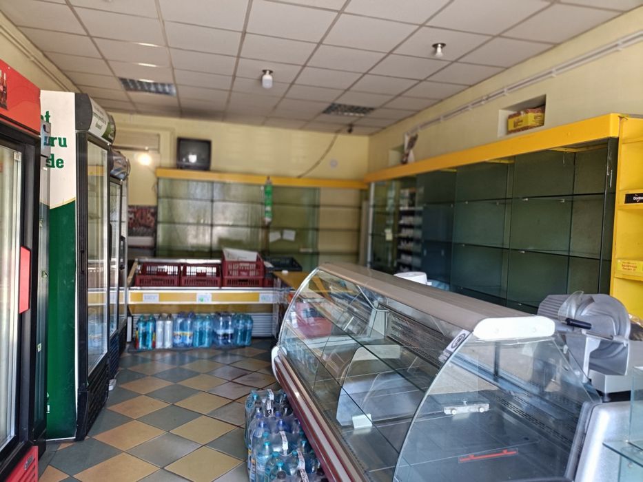 Închiriez spațiu comercial