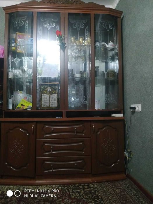 Shkaf. Stenka kafolati bilan