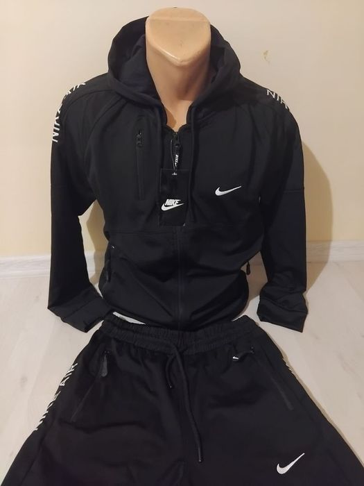 Nou! Trening baieti Nike AIR.