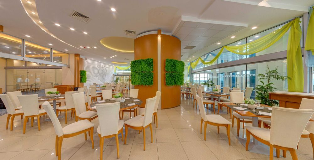 Мебели за ресторант - маси, столове