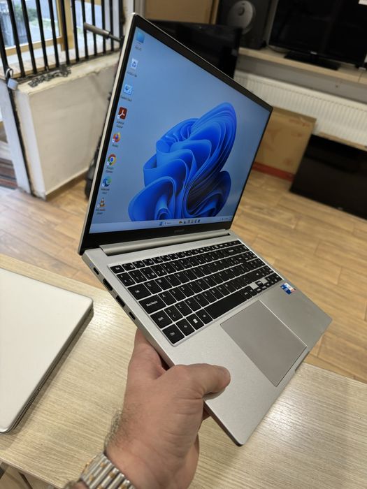 Samsung Galaxy Book 2, 15,6" FullHD, i5-1235U 4,4 GHz, 8GB , 512GB SSD