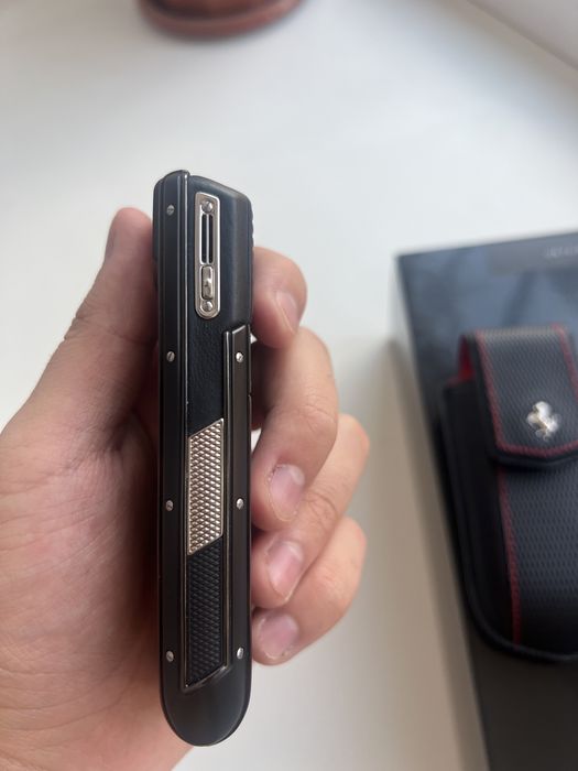 Vertu ascent ti ferrari limited edition