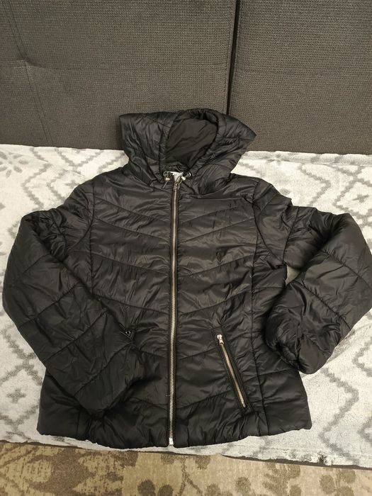 Преходно Черно яке на Bershka