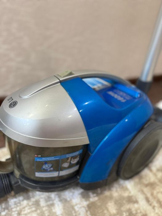 Пылесос LG Мощный! Сосет отлично!