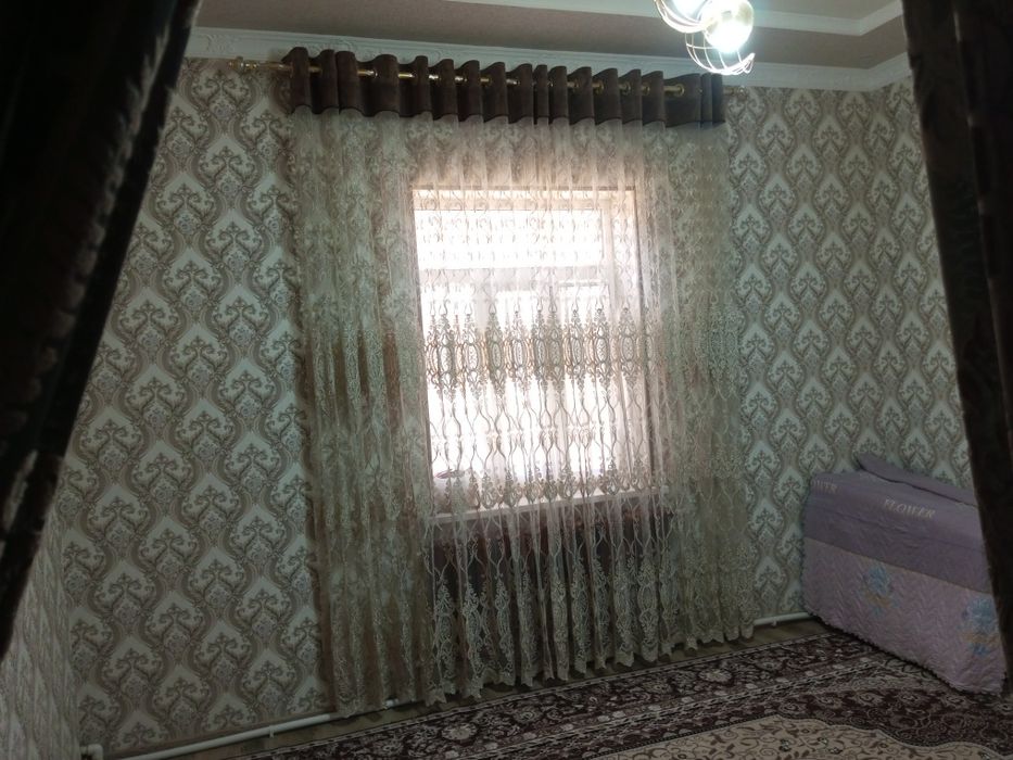 Срочно ховли сотилади .ески Шахар ески турон банк рупар