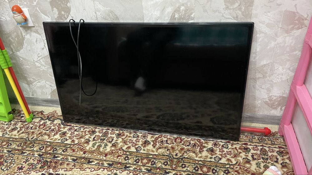 Телевизор SAMSUNG