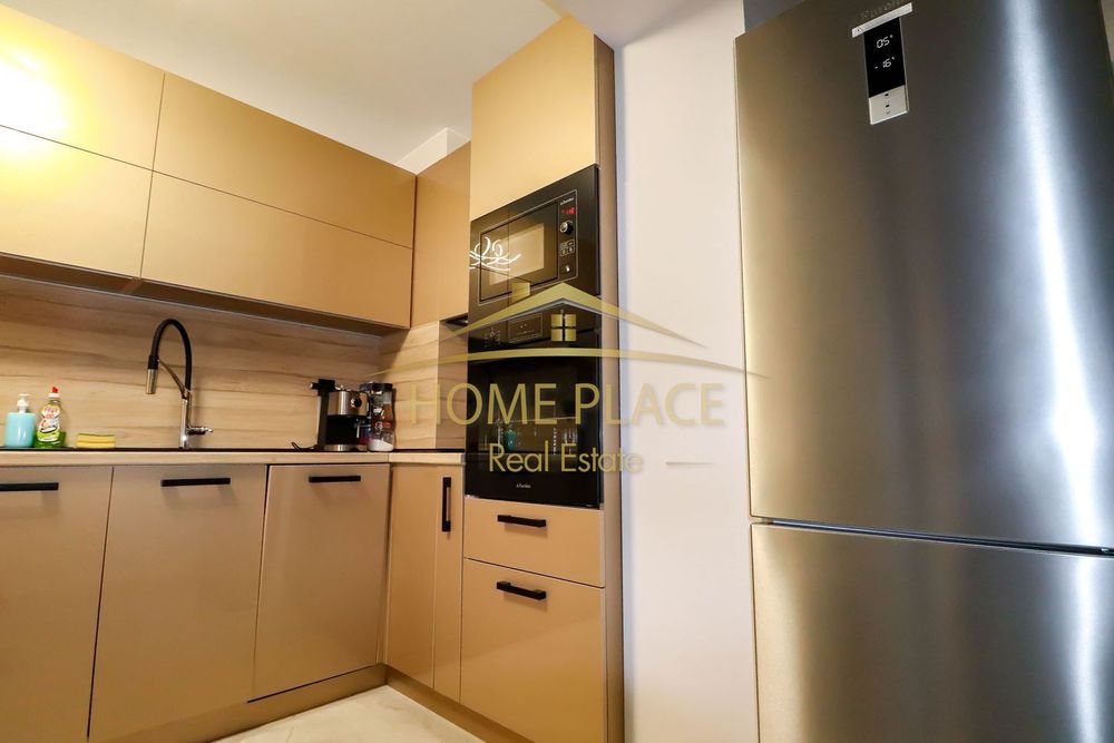 Дава се под наем Четиристаен апартамент в Варна, Базар Левски - 110 кв.м за 1275 € - Снимка #1