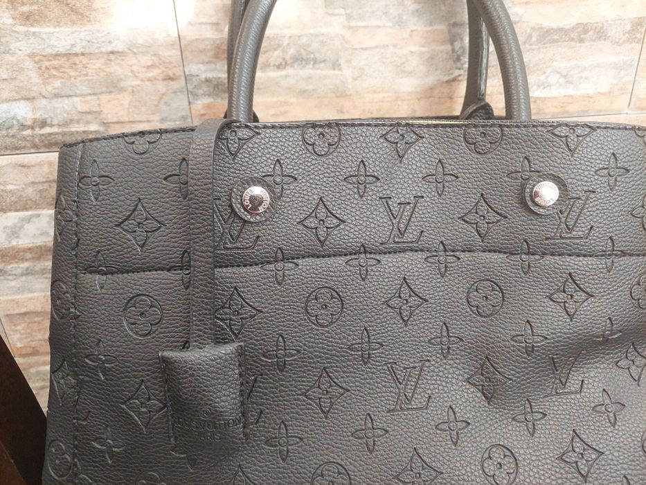 Намалена Дамска чанта Louis Vuitton черна
