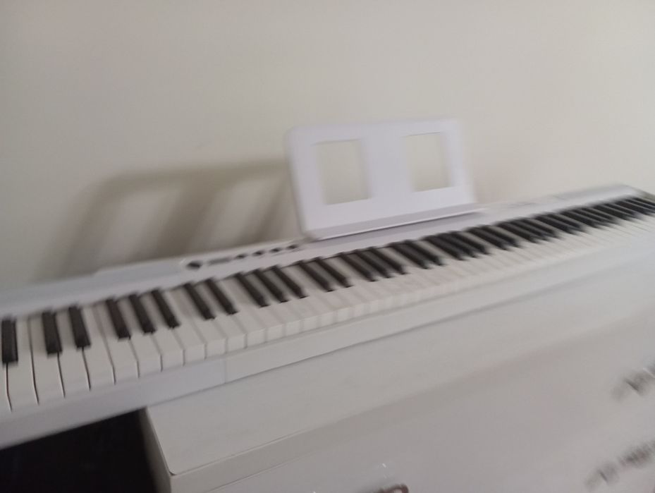 Продам синтезатор GMusic